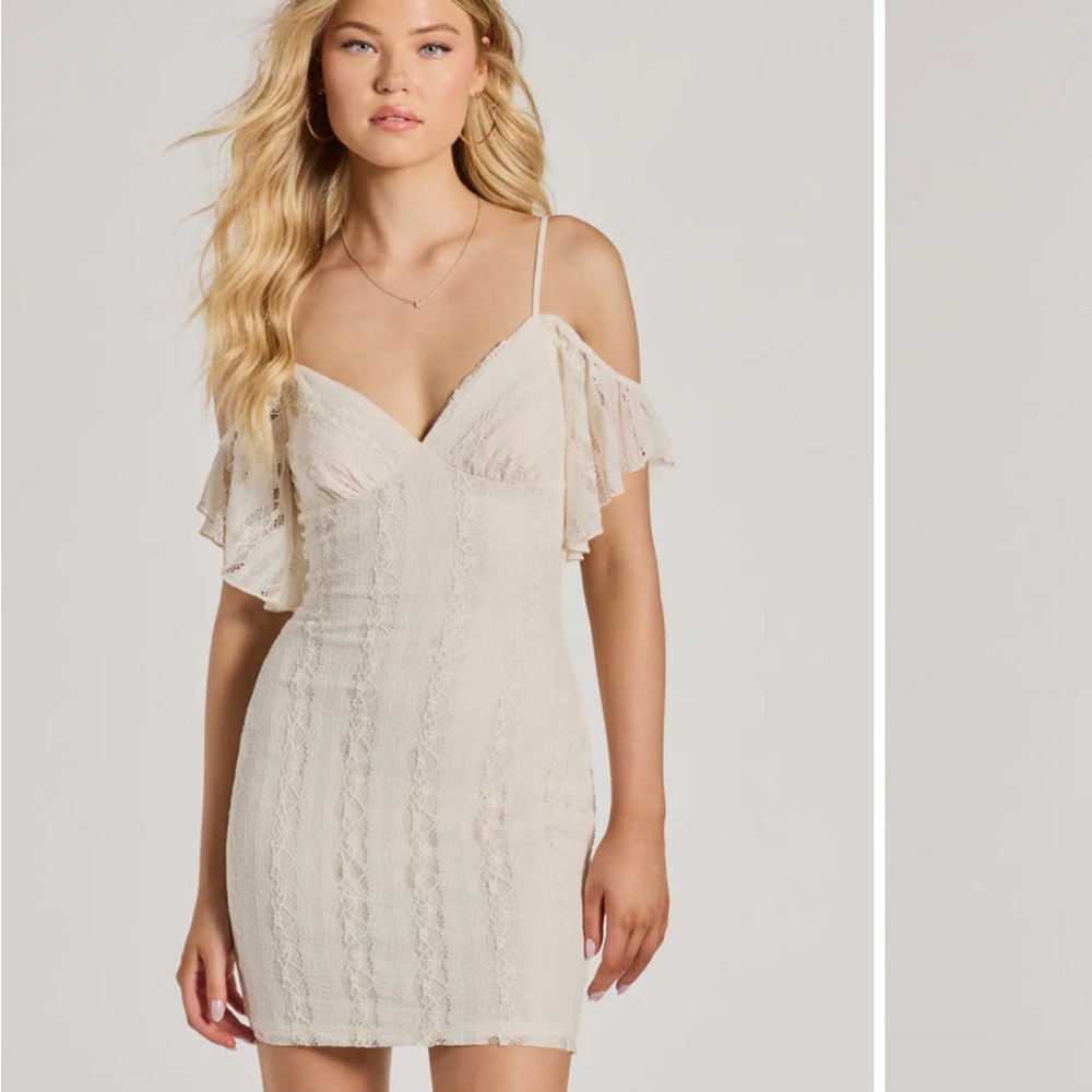 Windsor NWT XS Lovely Look Cold Shoulder Bodycon Lace Mini Dress